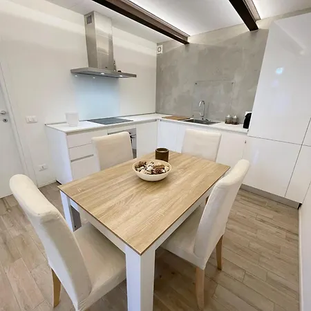 Glamour Toselli Apartment